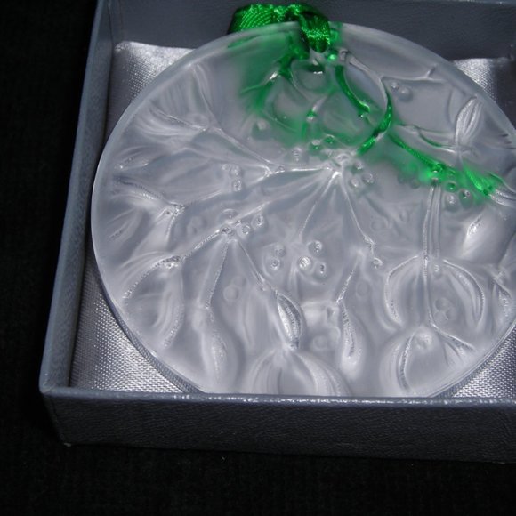 LALIQUE Christmas Ornament - Picture 2 of 2